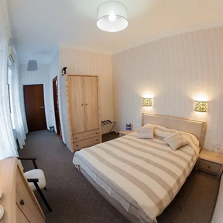 Noname 4* Oděsa